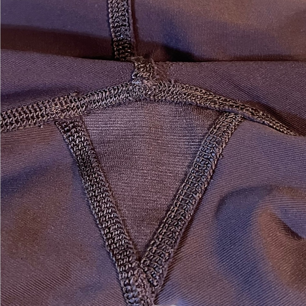 Lululemon Invigorate 7/8 Tight (25") - Picture 14 of 14